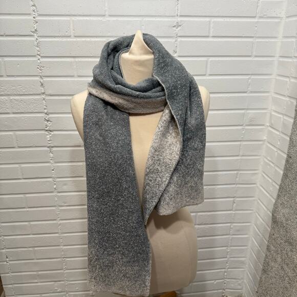 Barefoot Dreams NWT Cozy Chic Lite Confetti Scarf Smokey Green Gray Reversible - Picture 3 of 15